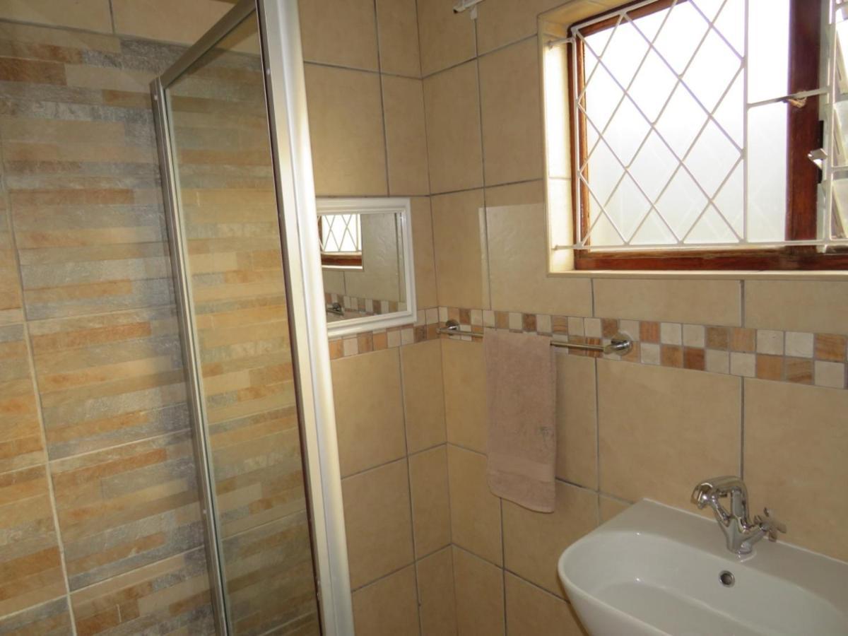 The Musafer Travel Lodge Pietermaritzburg Esterno foto