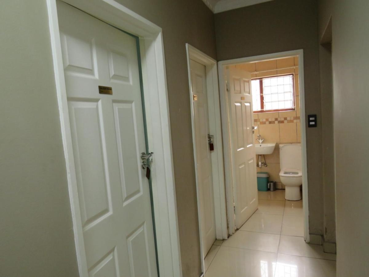 The Musafer Travel Lodge Pietermaritzburg Esterno foto