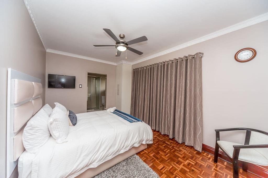 The Musafer Travel Lodge Pietermaritzburg Esterno foto